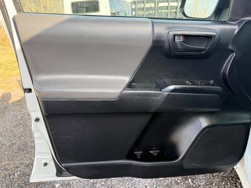Used 2019 Toyota Tacoma SR image 28