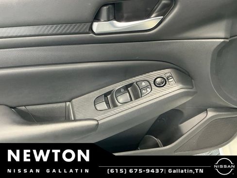 Used 2022 Nissan Altima 2.5 S FWD image 32