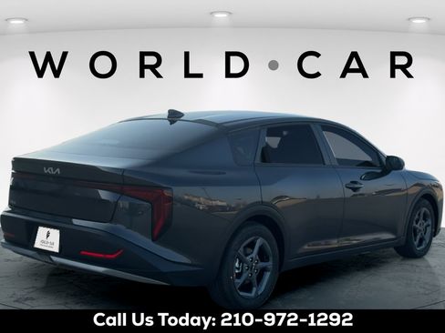 Used 2026 Kia K4 FWD image 3