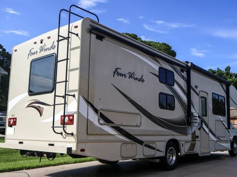 Used 2017 Ford E-450 and Econoline 450 Super Duty w/ Motorhome Prep Package RWD image 8