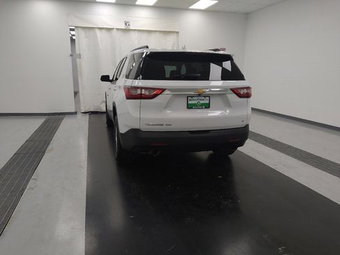 Used 2021 Chevrolet Traverse LT image 6