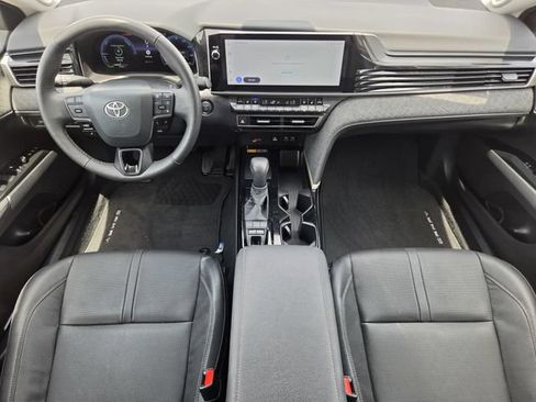 Used 2025 Toyota Camry XLE FWD image 23