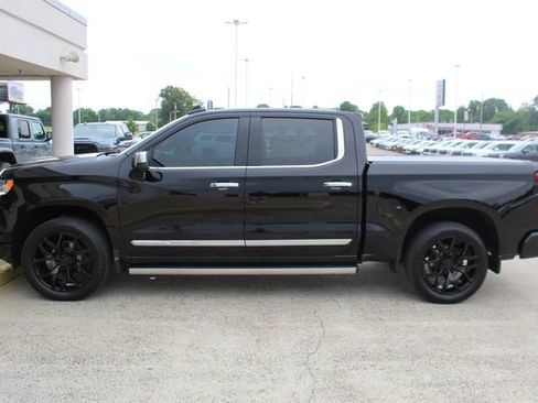 Used 2024 Chevrolet Silverado 1500 High Country AWD/4WD image 2