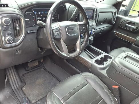 Used 2022 GMC Sierra 3500 Denali w/ Denali Black Diamond Edition AWD/4WD image 12