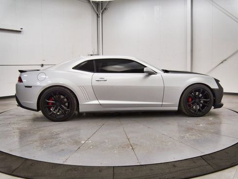 Used 2015 Chevrolet Camaro SS w/ SS Performance Package RWD image 8