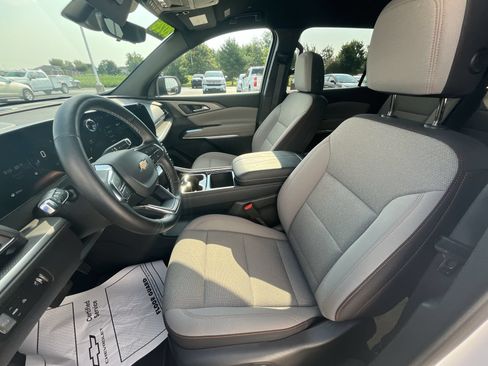Used 2026 Chevrolet Traverse LT w/ Driver Confidence Package FWD image 18
