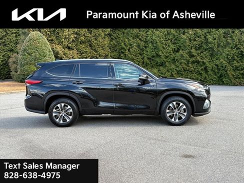 Used 2021 Toyota Highlander XLE image 6