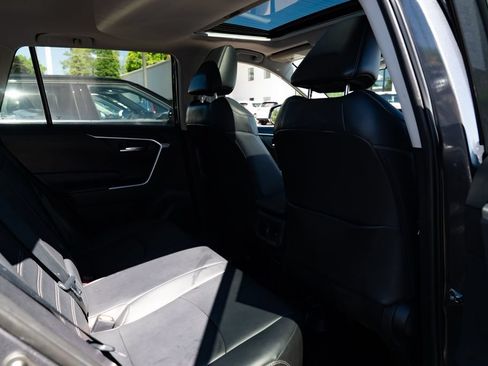 Used 2019 Toyota RAV4 XLE Premium w/ Cold Weather Package AWD/4WD image 23