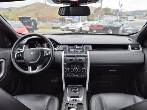 Used 2017 Land Rover Discovery Sport SE image 17