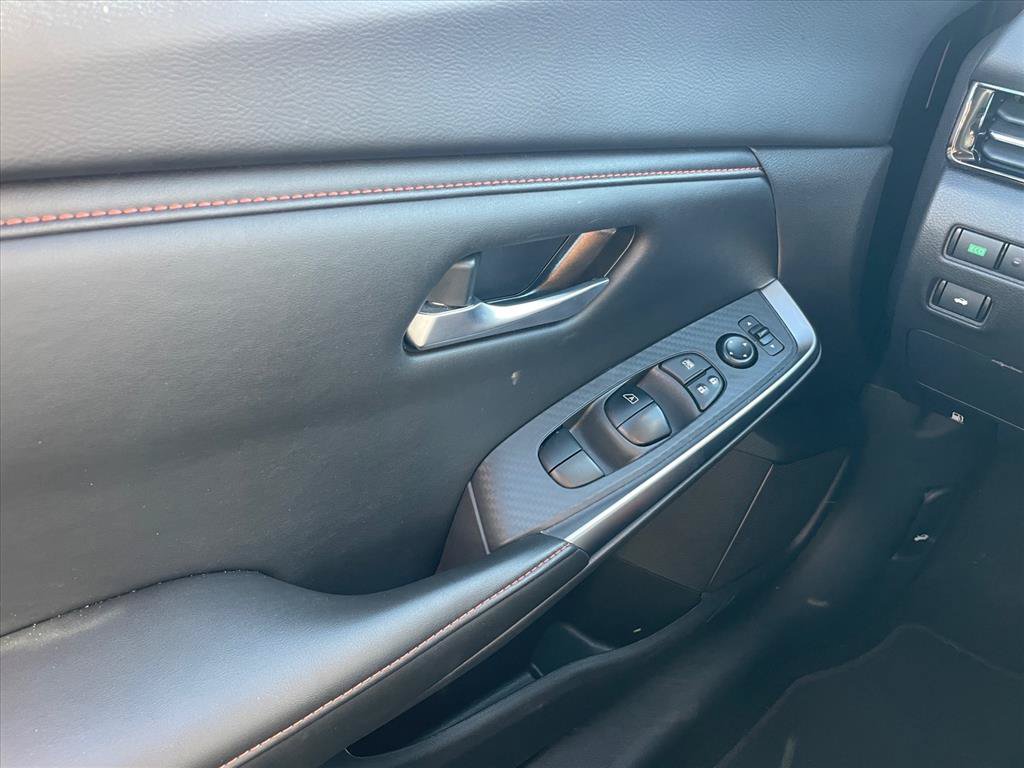 Used 2025 Nissan Sentra SR FWD image 19