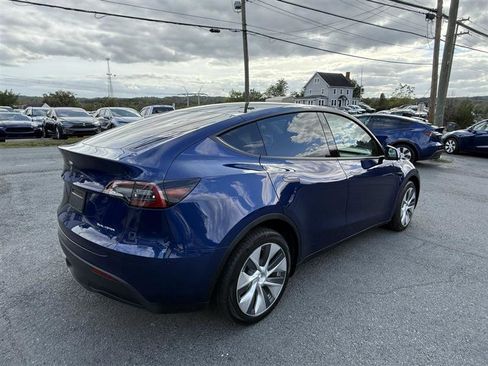 Used 2022 Tesla Model Y Long Range image 5