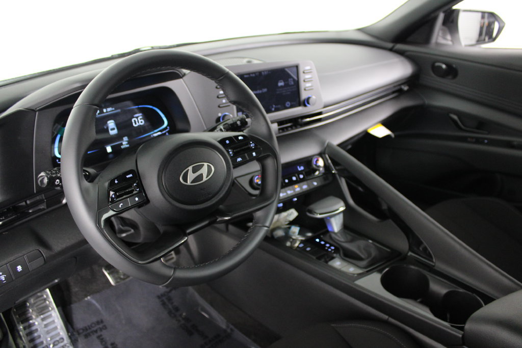 Certified 2026 Hyundai Elantra SEL Sport Premium FWD image 18