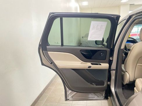 Used 2020 Lincoln Aviator Reserve w/ Equipment Group 201A AWD/4WD image 8