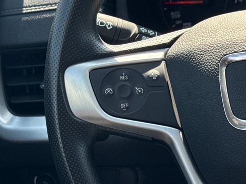 Used 2024 GMC Terrain SLE image 11