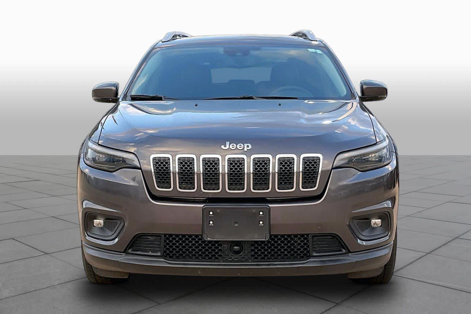 Used 2021 Jeep Cherokee Latitude Plus w/ Sun & Sound Group FWD image 5