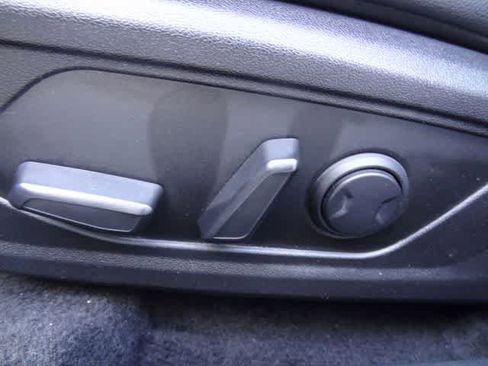 Used 2024 Hyundai Elantra Limited FWD image 7
