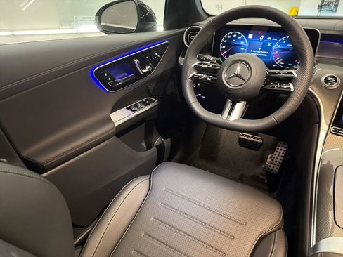 Used 2026 Mercedes-Benz GLC 300 image 28