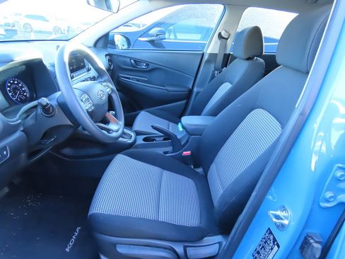 Used 2023 Hyundai Kona SE w/ Cargo Package image 10