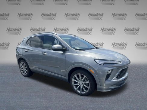 Used 2024 Buick Encore GX Avenir w/ Avenir Convenience Package FWD image 2