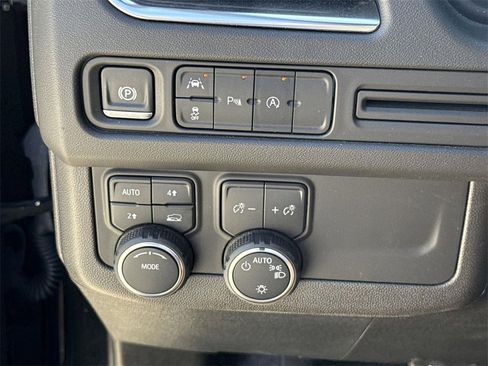 Used 2024 Chevrolet Suburban LS image 16