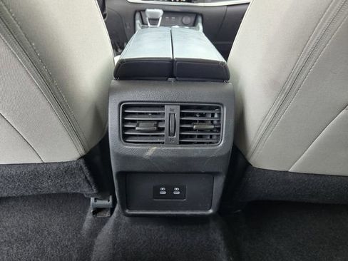 Used 2025 Nissan Rogue SV FWD image 12