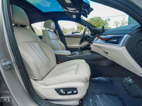 Used 2017 BMW 540i xDrive image 29