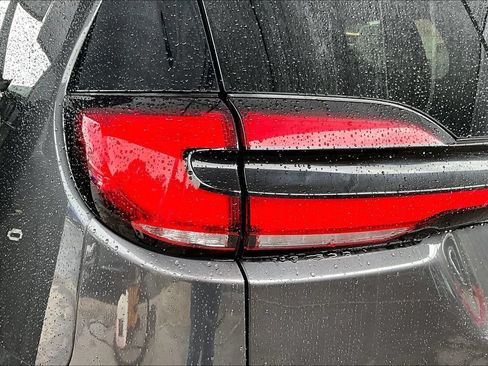 Used 2023 Chrysler Pacifica Touring-L FWD image 21