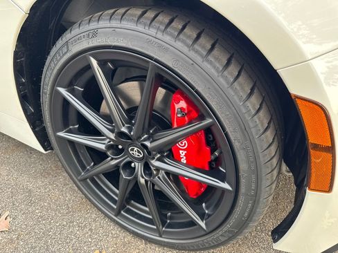 New 2025 Toyota GR86 Premium image 10