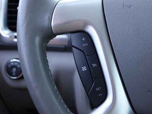 Used 2015 GMC Acadia SLT image 12