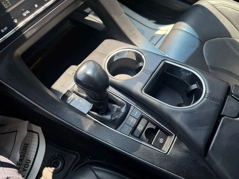 Used 2019 Toyota Avalon XLE w/ Moonroof Package image 49