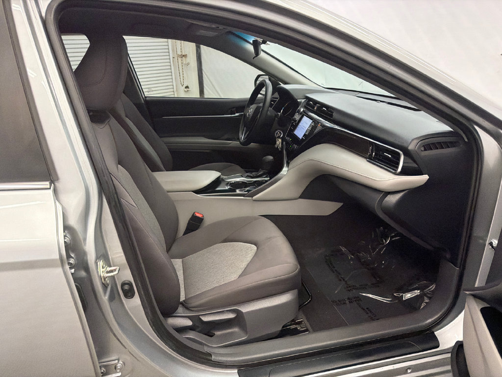 Used 2019 Toyota Camry LE FWD image 14