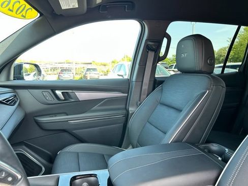Used 2026 Buick Enclave Sport Touring w/ Super Cruise Package AWD/4WD image 36