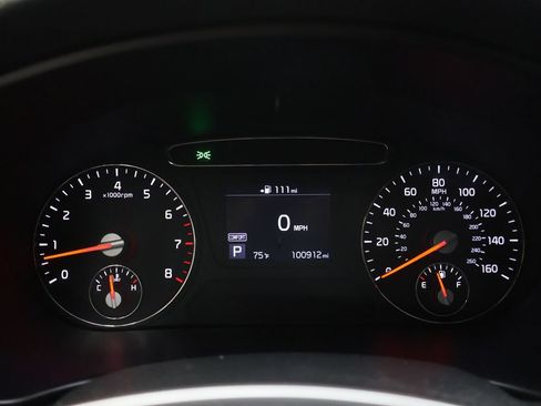 Used 2020 Kia Sorento S FWD image 23