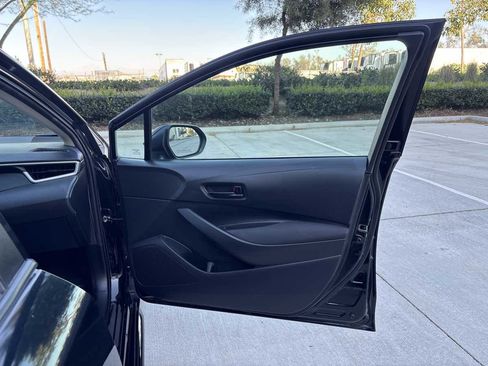 Used 2023 Toyota Corolla LE FWD image 16