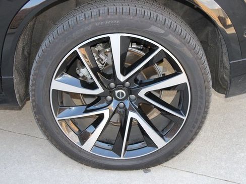 Used 2024 Volvo XC90 B6 Ultimate w/ Protection Package Premier image 31