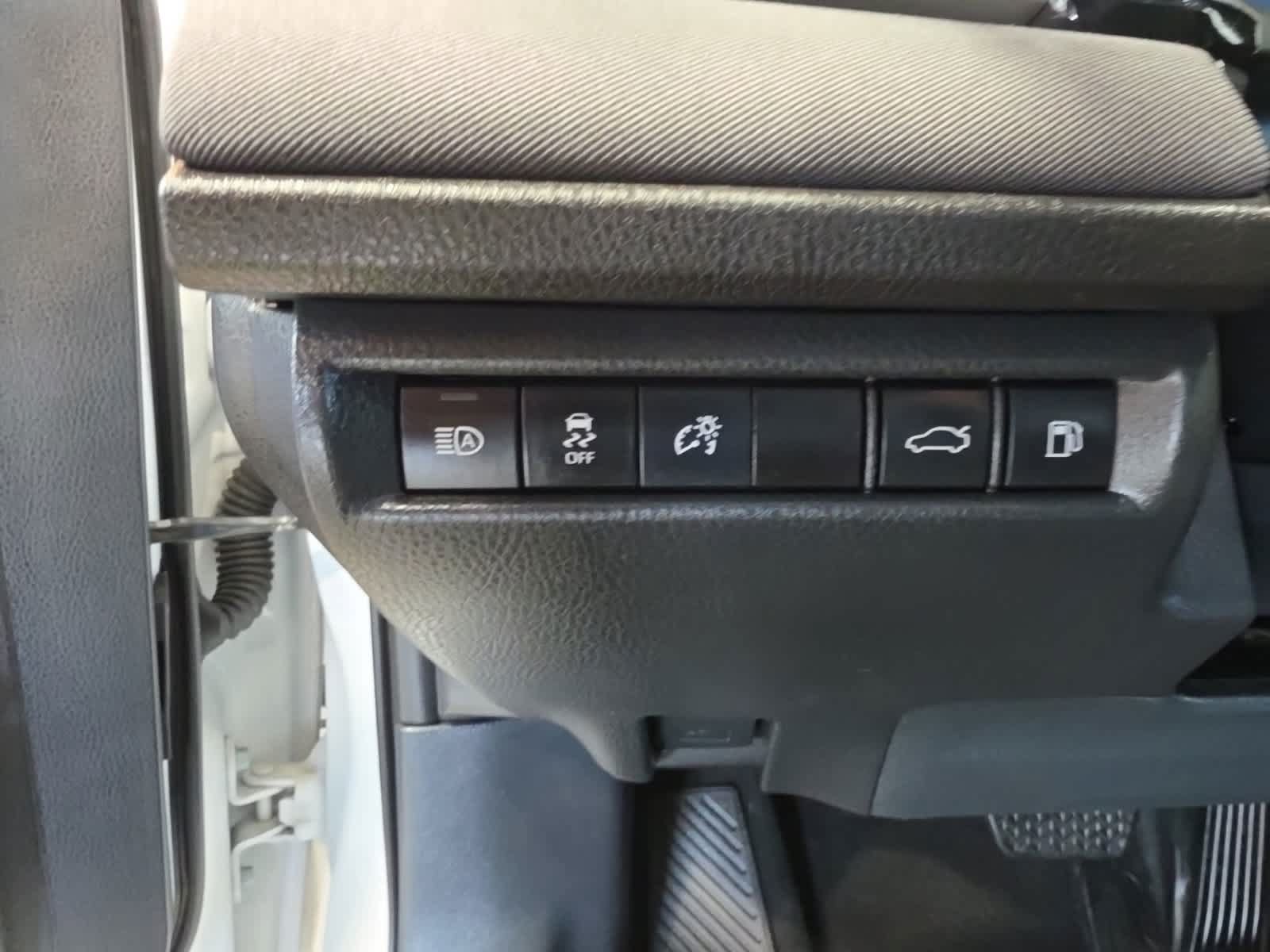Used 2025 Toyota Camry LE AWD/4WD image 20