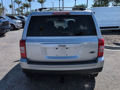 Used 2017 Jeep Patriot Sport w/ Power Value Group FWD image 6