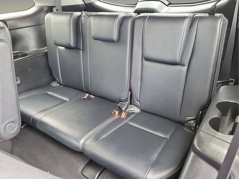 Used 2019 Toyota Highlander XLE FWD image 9