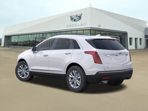 New 2026 Cadillac XT5 Luxury image 3