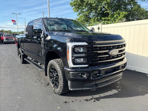 Used 2024 Ford F250 XLT w/ Black Appearance Package AWD/4WD image 2
