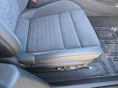 Used 2024 Audi e-tron GT Premium Plus image 22