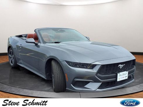 Used 2025 Ford Mustang Premium RWD image 29