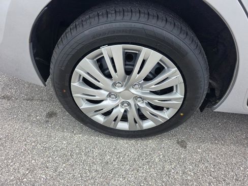 Used 2019 Toyota Corolla LE image 18