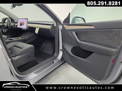 Used 2024 Tesla Model Y Performance image 13