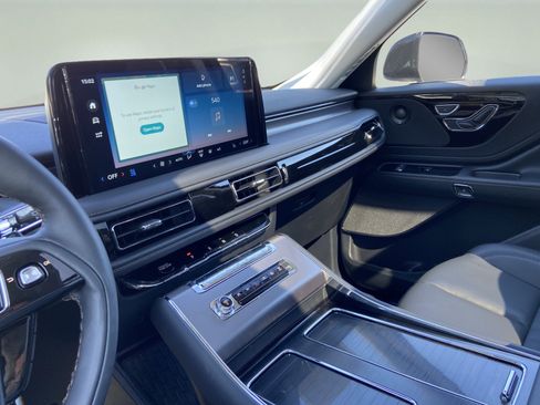 New 2025 Lincoln Aviator AWD w/ Jet Appearance Package image 14