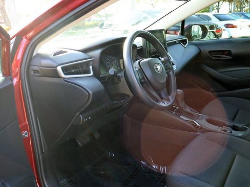 Used 2023 Toyota Corolla LE image 23