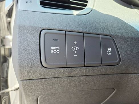Used 2015 Hyundai Elantra SE w/ Option Group 02 FWD image 24