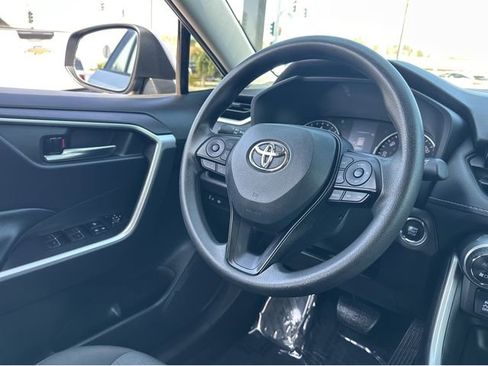 Used 2022 Toyota RAV4 XLE w/ Convenience Package AWD/4WD image 14