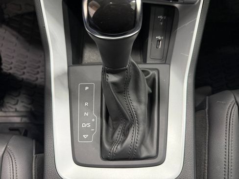 Used 2020 Audi Q3 2.0T Premium w/ Convenience Package AWD/4WD image 14
