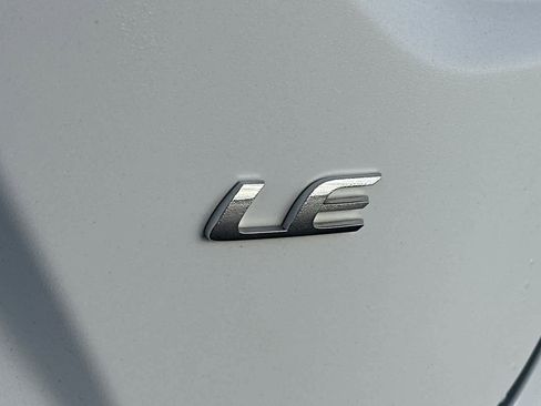 Used 2024 Toyota Corolla LE image 30